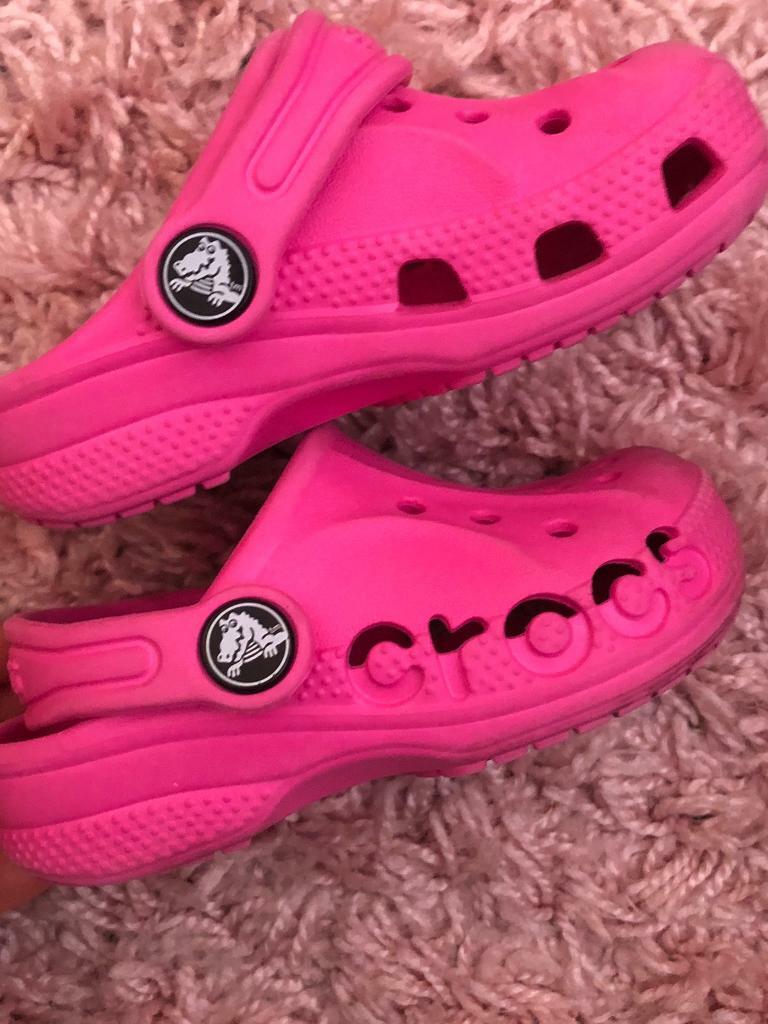 pink crocs size 7